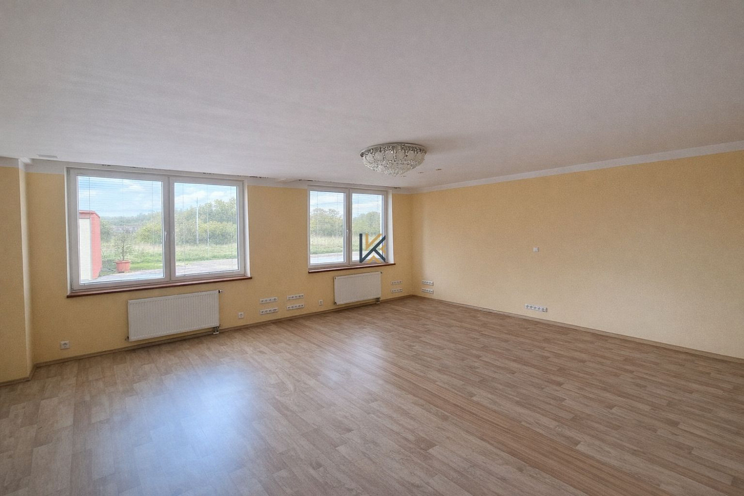 Pronájem kanceláře 407 m² – fotografie 3
