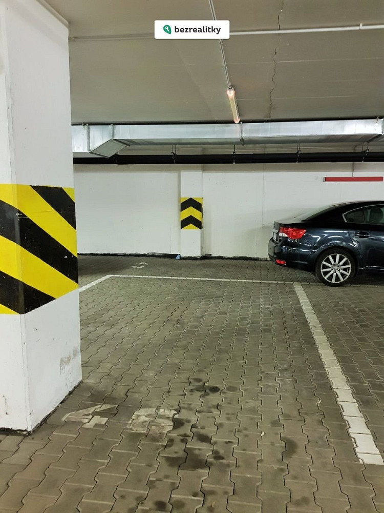 Prodej garáže 21 m2 – fotografie 2