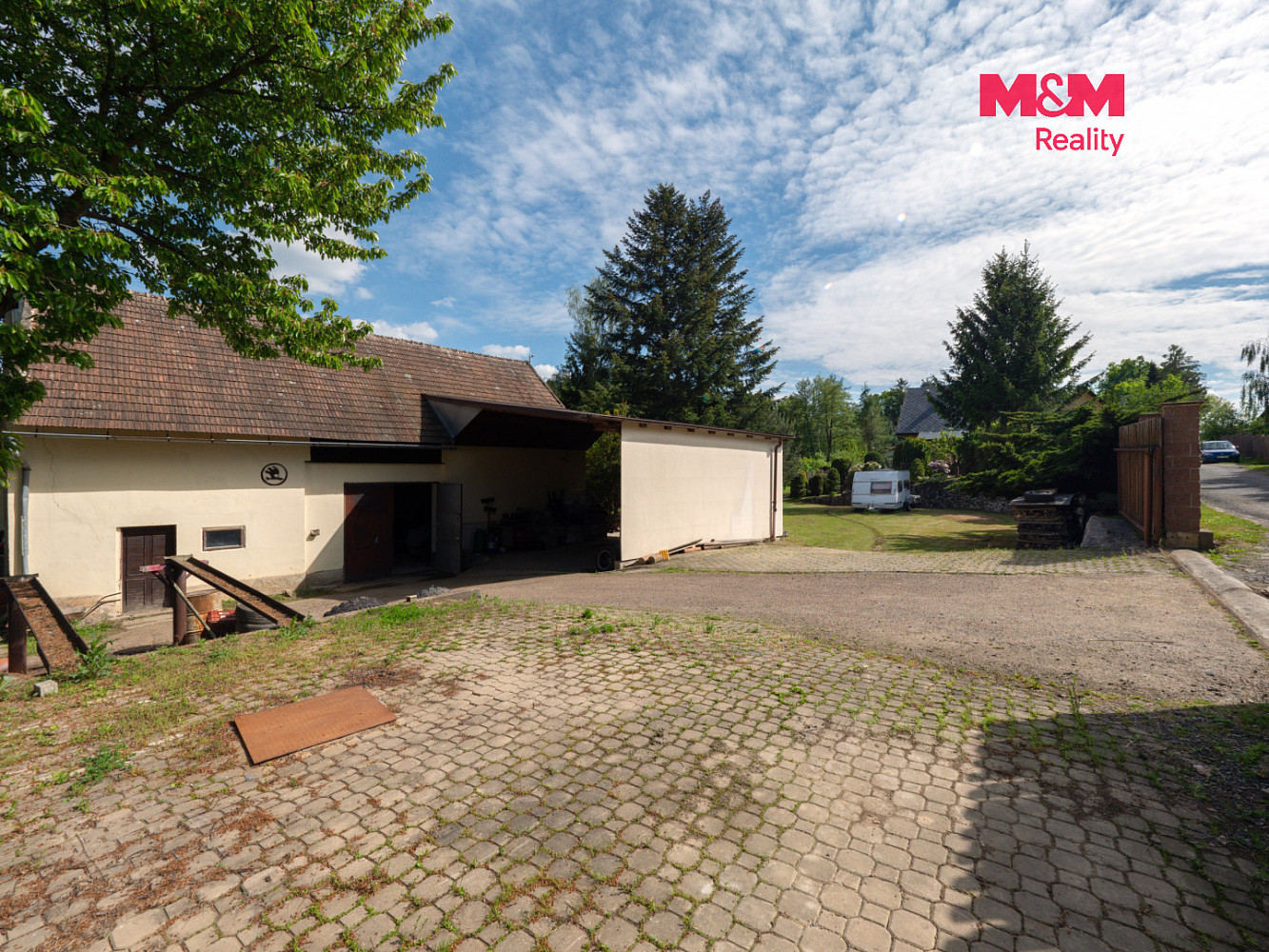 Prodej stavebního pozemku 1 100 m² – fotografie 3