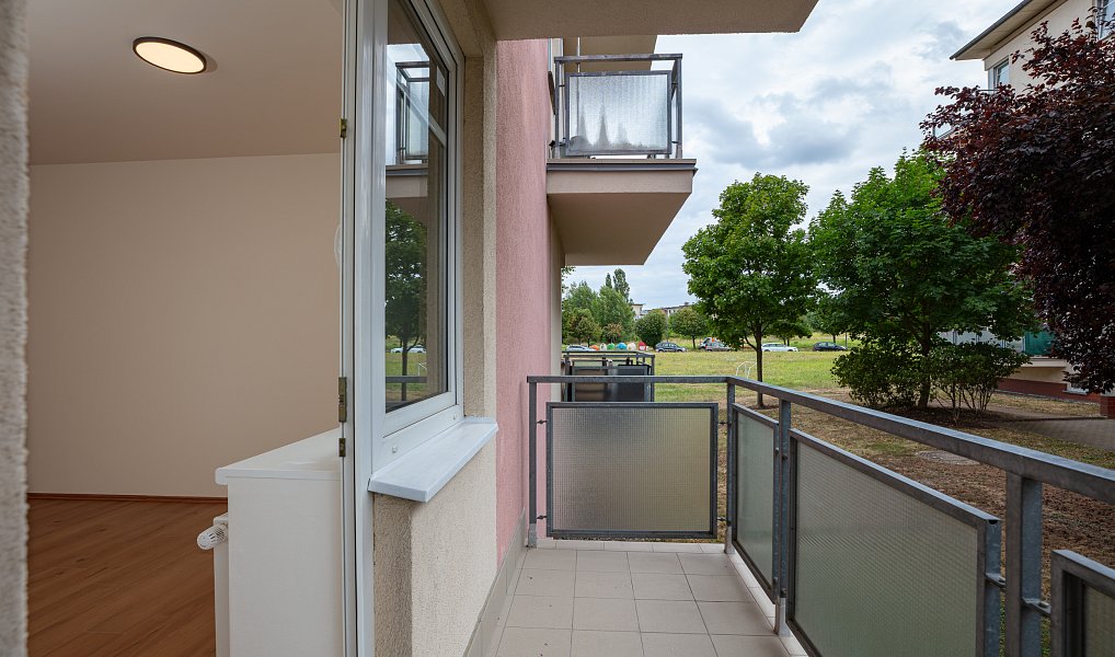 Pronájem bytu 1+kk 36 m², Roztoky – náhled fotky 2