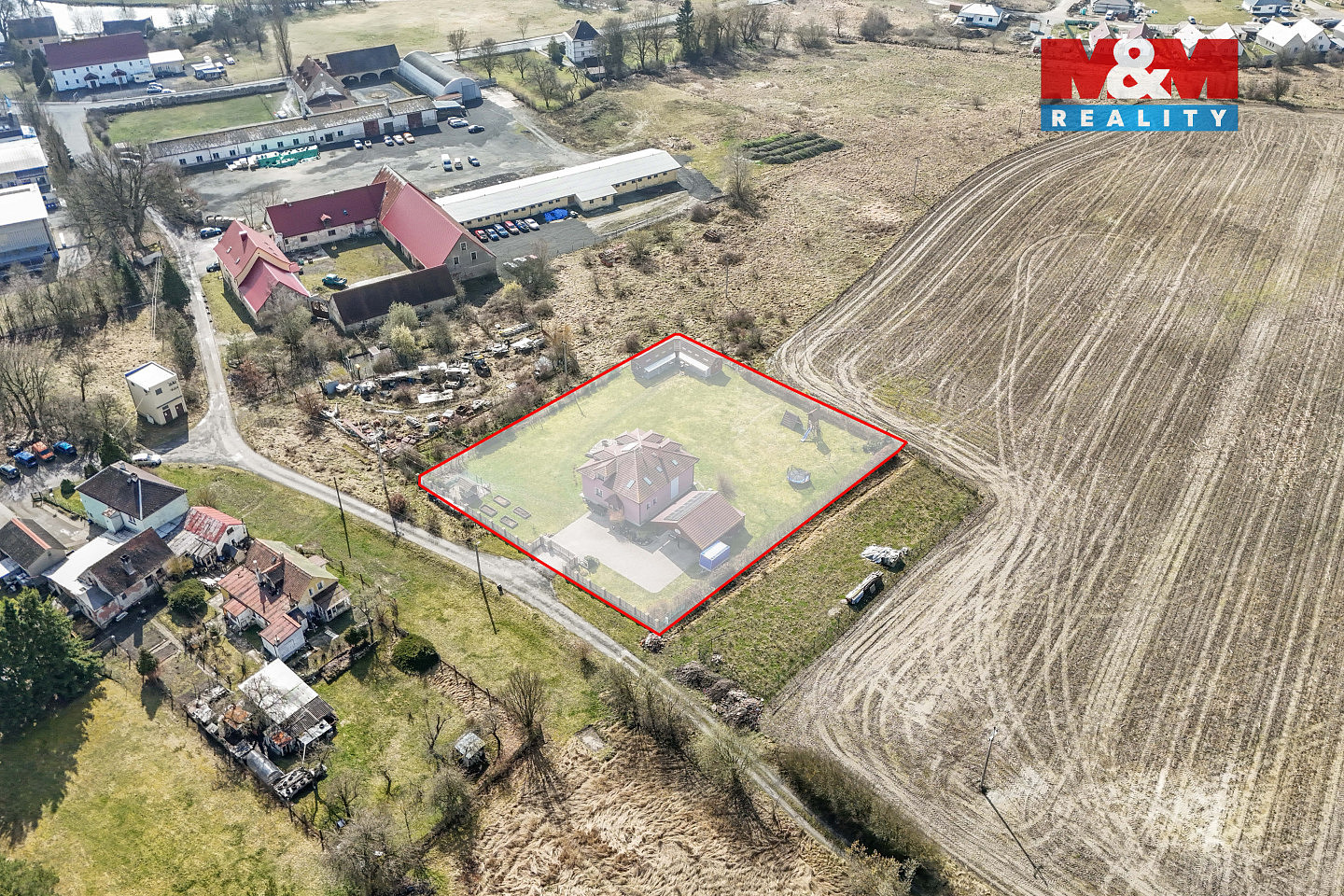 Prodej domu 180 m² s pozemkem 2 962 m² — photo 2