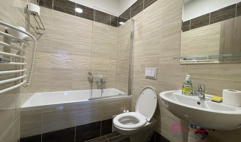 Prodej ubytovacího objektu 664 m², Bulhary – náhled fotky 17