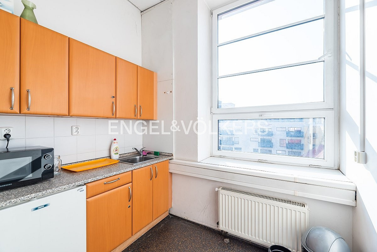 Pronájem kanceláře 321 m² – fotografie 5