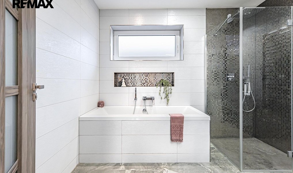 Prodej domu 221 m² s pozemkem 1 036 m², Královice – náhled fotky 8
