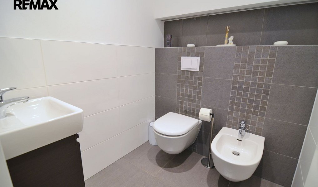 Pronájem bytu 2+kk 68 m², Praha – náhled fotky 12