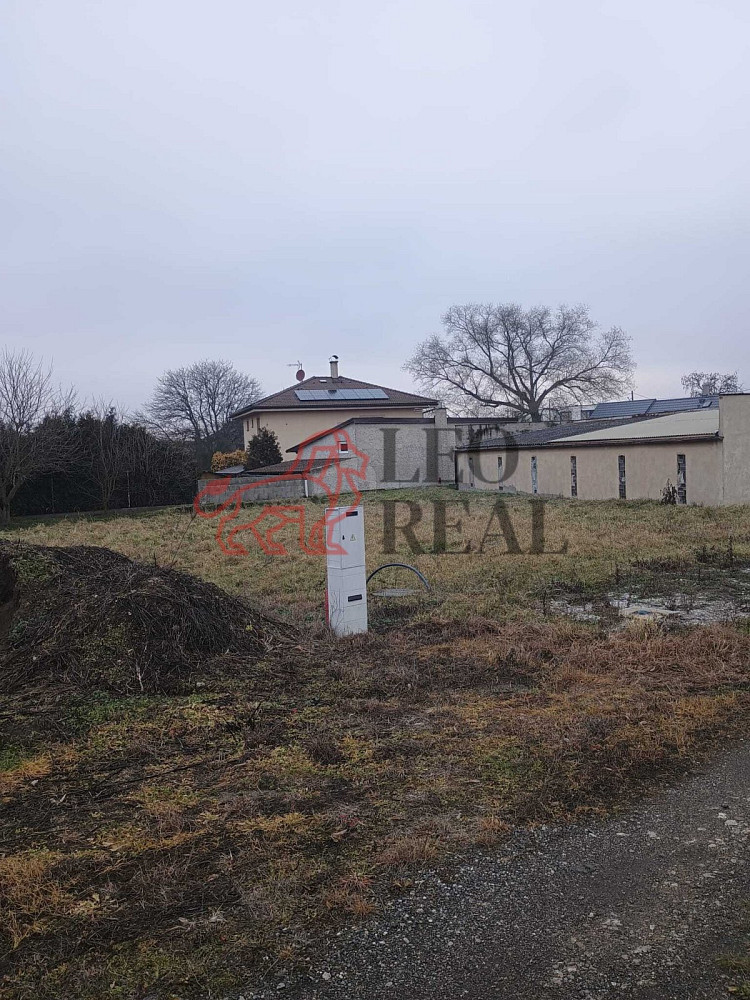Prodej stavebního pozemku 691 m² – fotografie 2