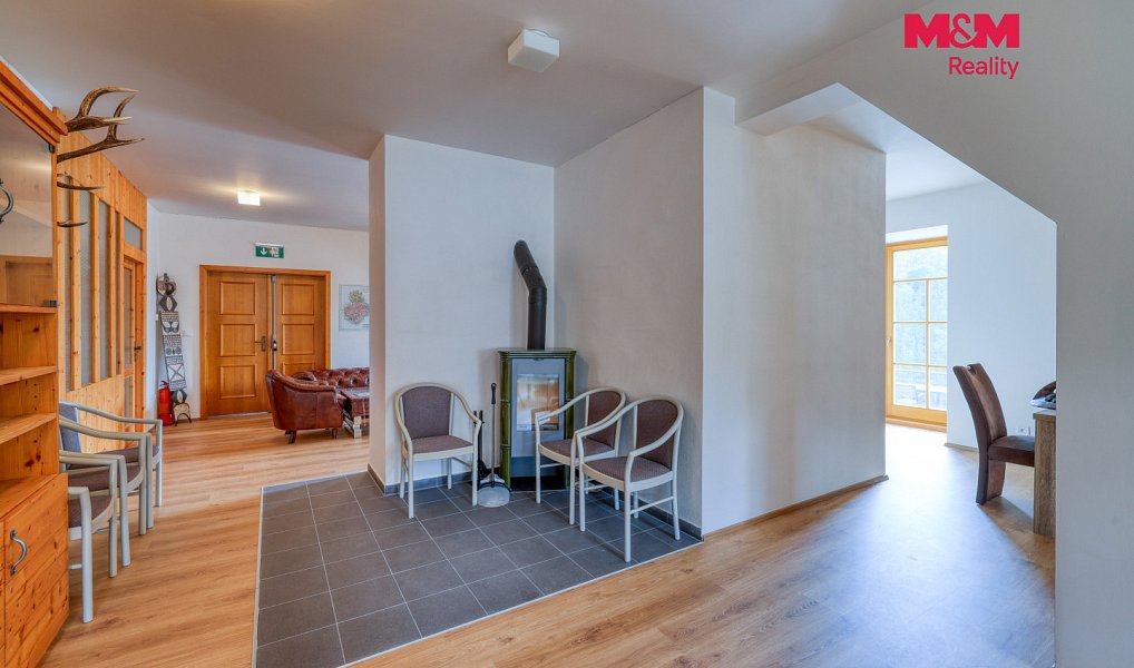 Prodej domu 1 250 m² s pozemkem 2 106 m², Manětín – náhled fotky 13