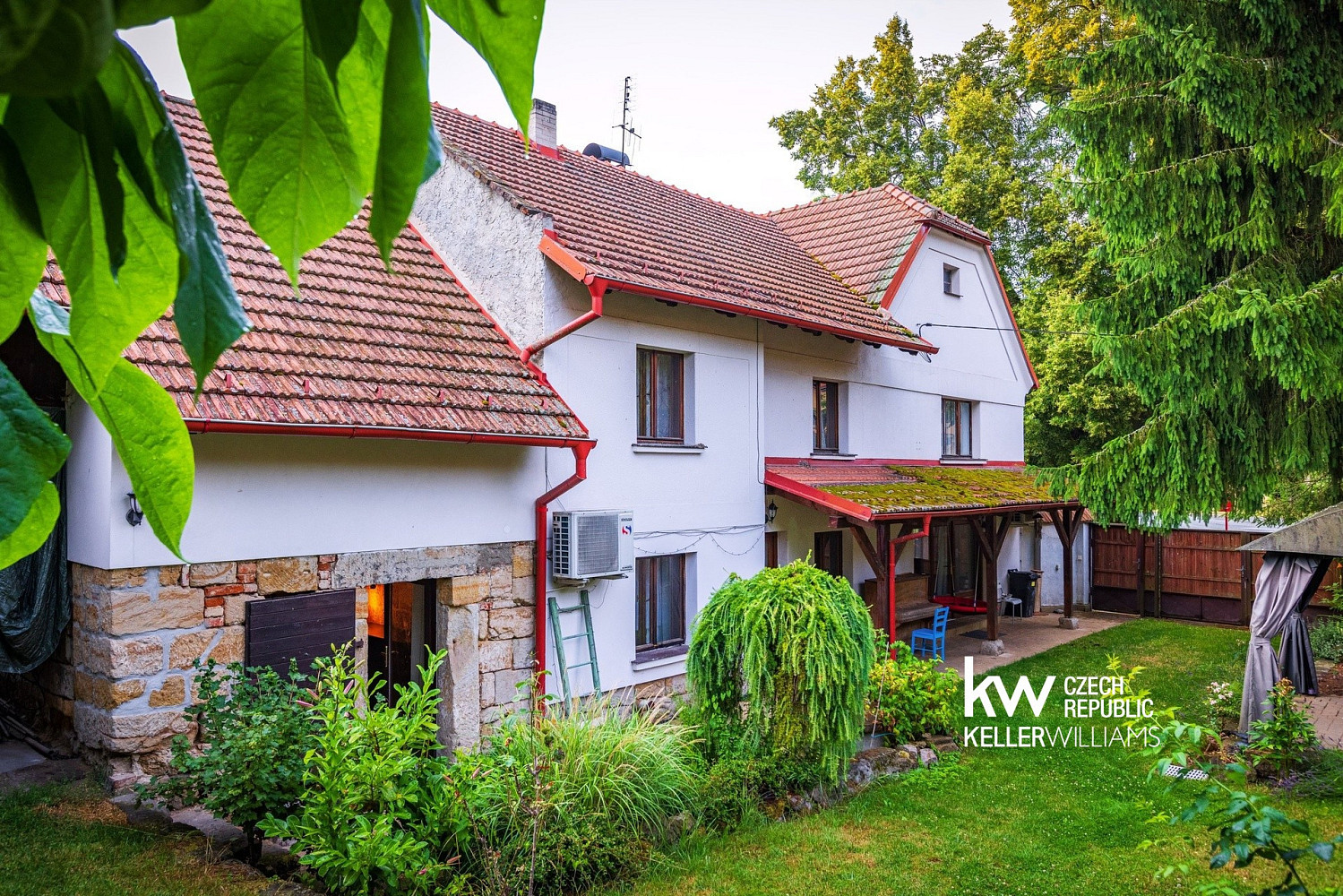Prodej domu 340 m² s pozemkem 1 529 m²