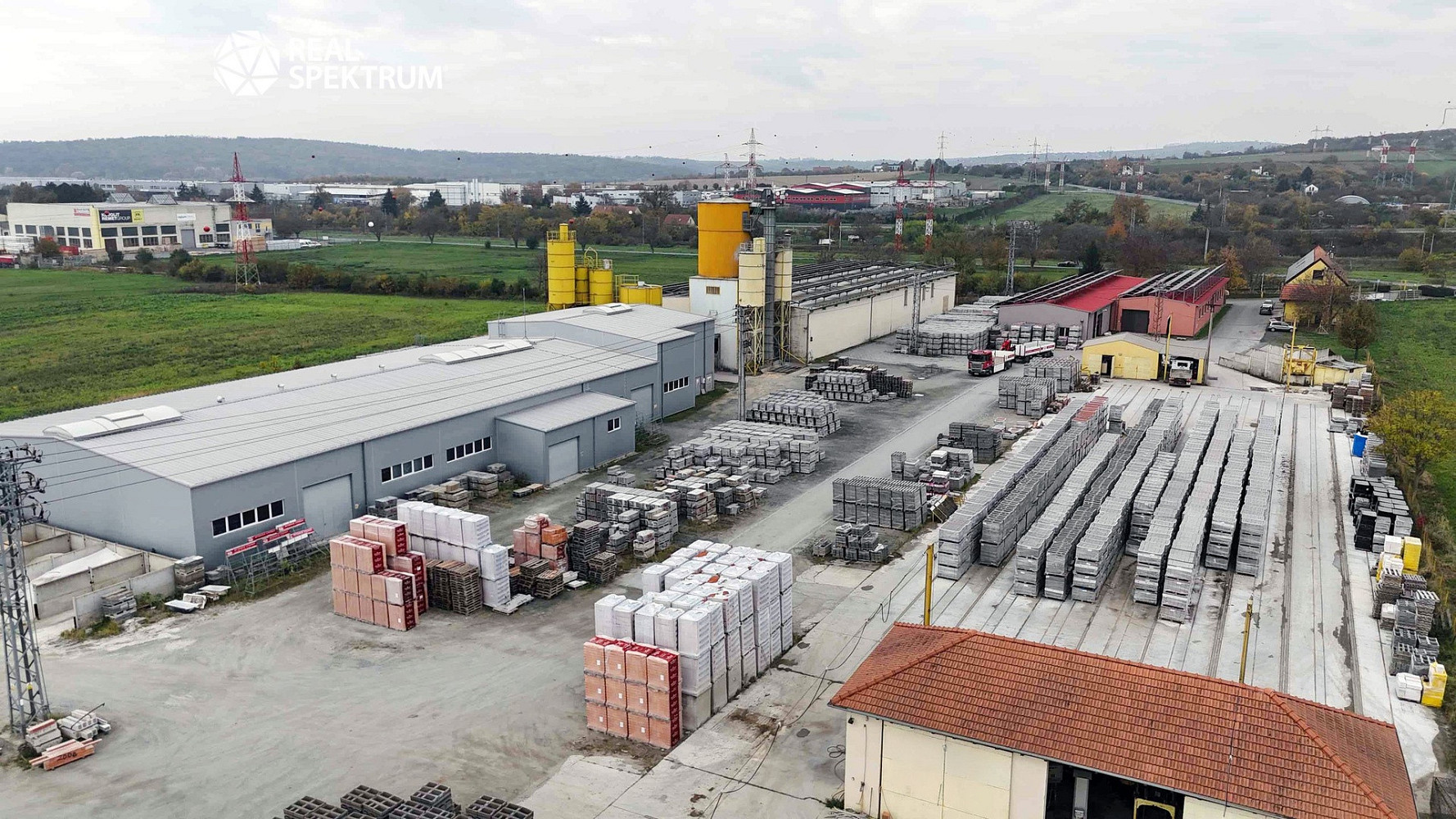 Pronájem skladovacích prostor 1 505 m²
