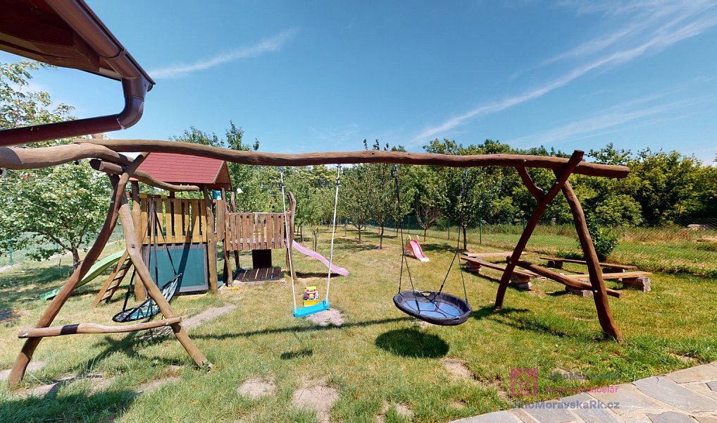 Prodej ubytovacího objektu 664 m², Bulhary – náhled fotky 34