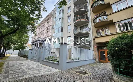 Pronájem garážové stání, 12 m - Praha - Bubeneč, Ovenecká, Praha 7 - Bubeneč