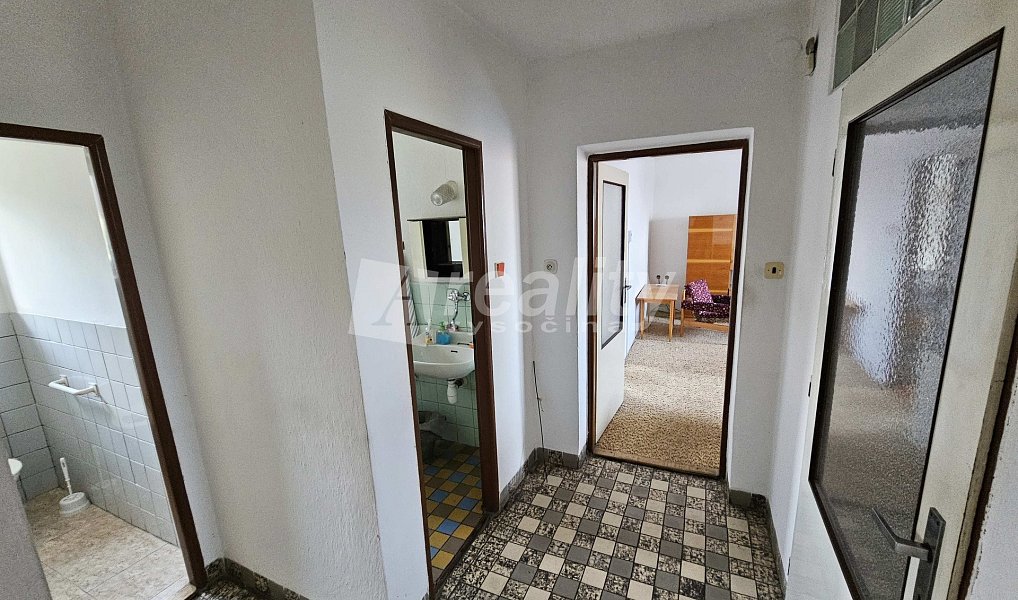 Prodej domu 282 m² s pozemkem 725 m², Kamenice – náhled fotky 10