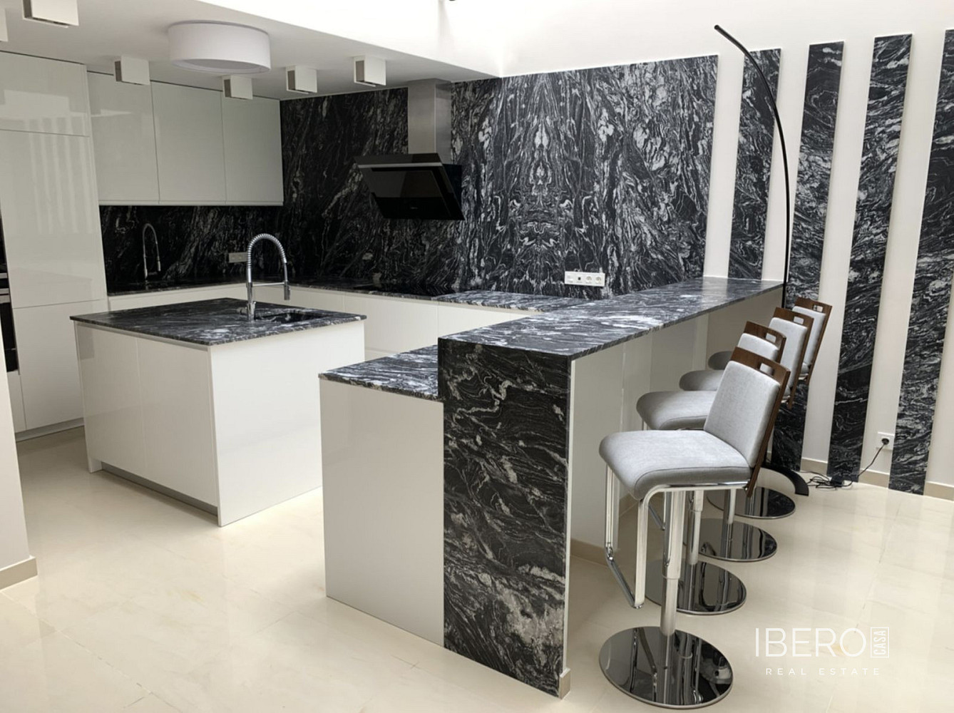 Piso 7+kk – Marbella, Nueva Andalucía - Vista 2