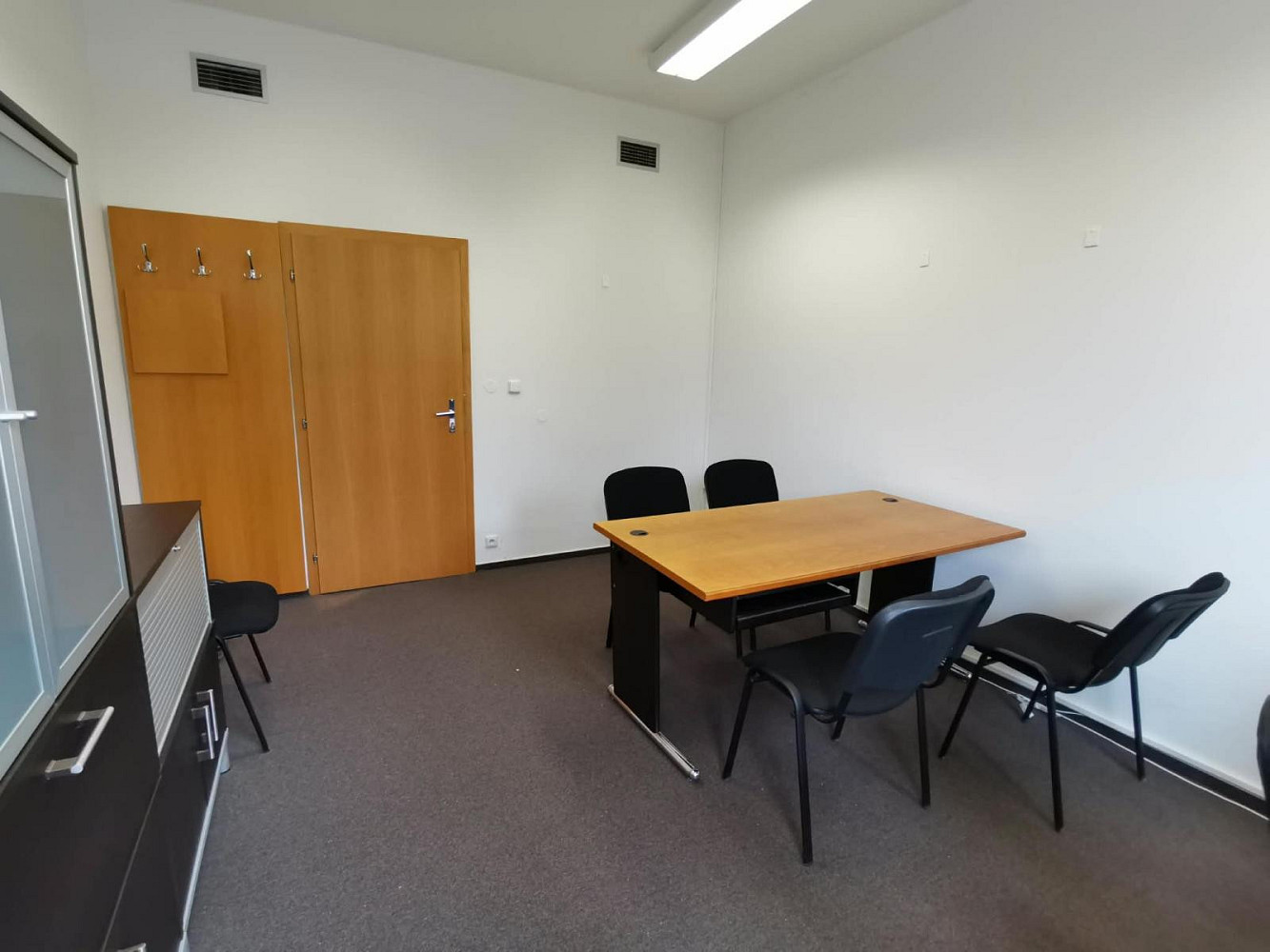Pronájem kanceláře 18 m² – fotografie 4