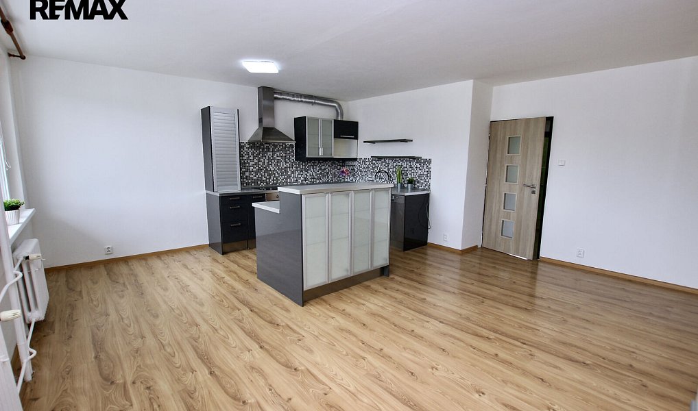 Pronájem bytu 3+kk 64 m², Loděnice – náhled fotky 9