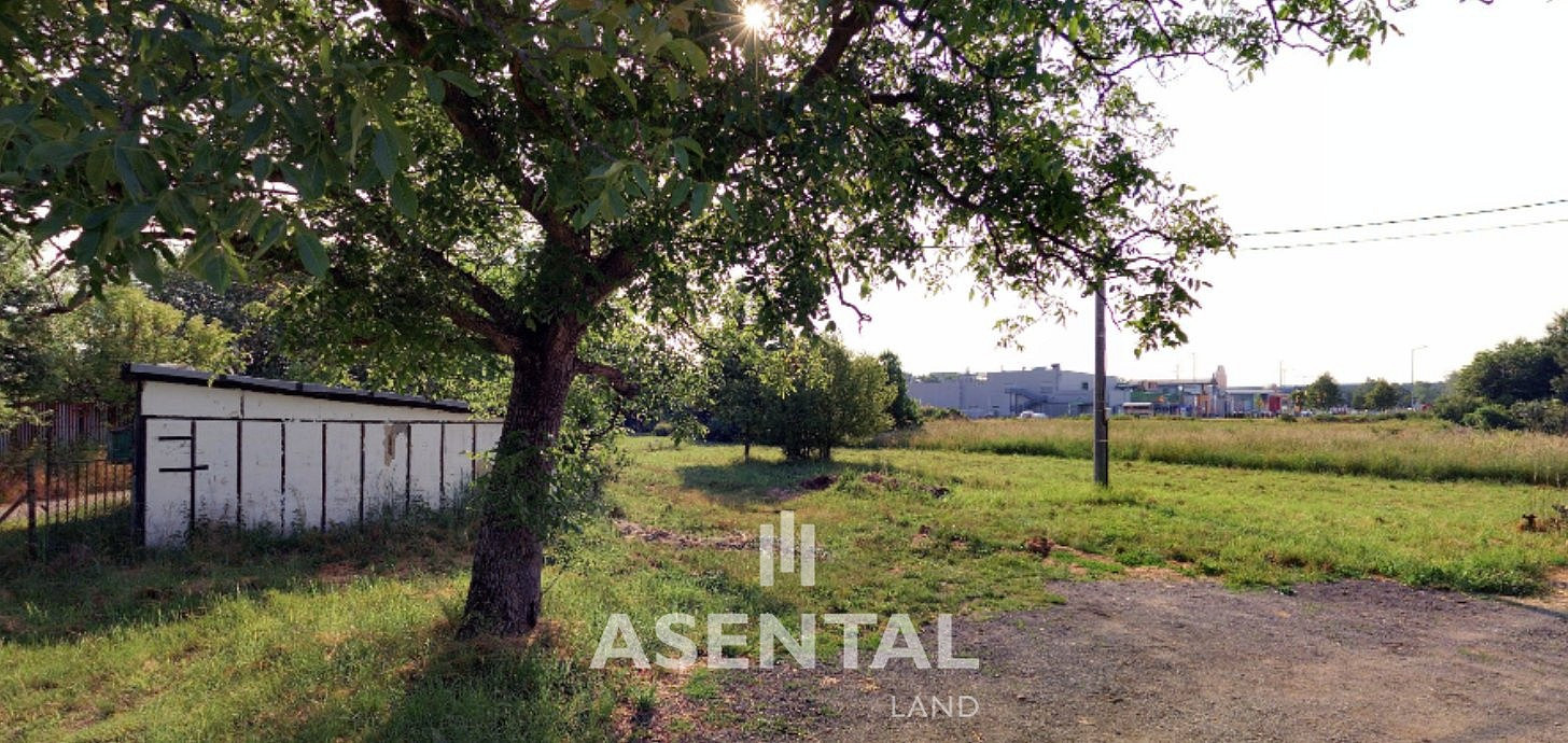 Prodej komerčního pozemku 1 728 m² – pohled 2