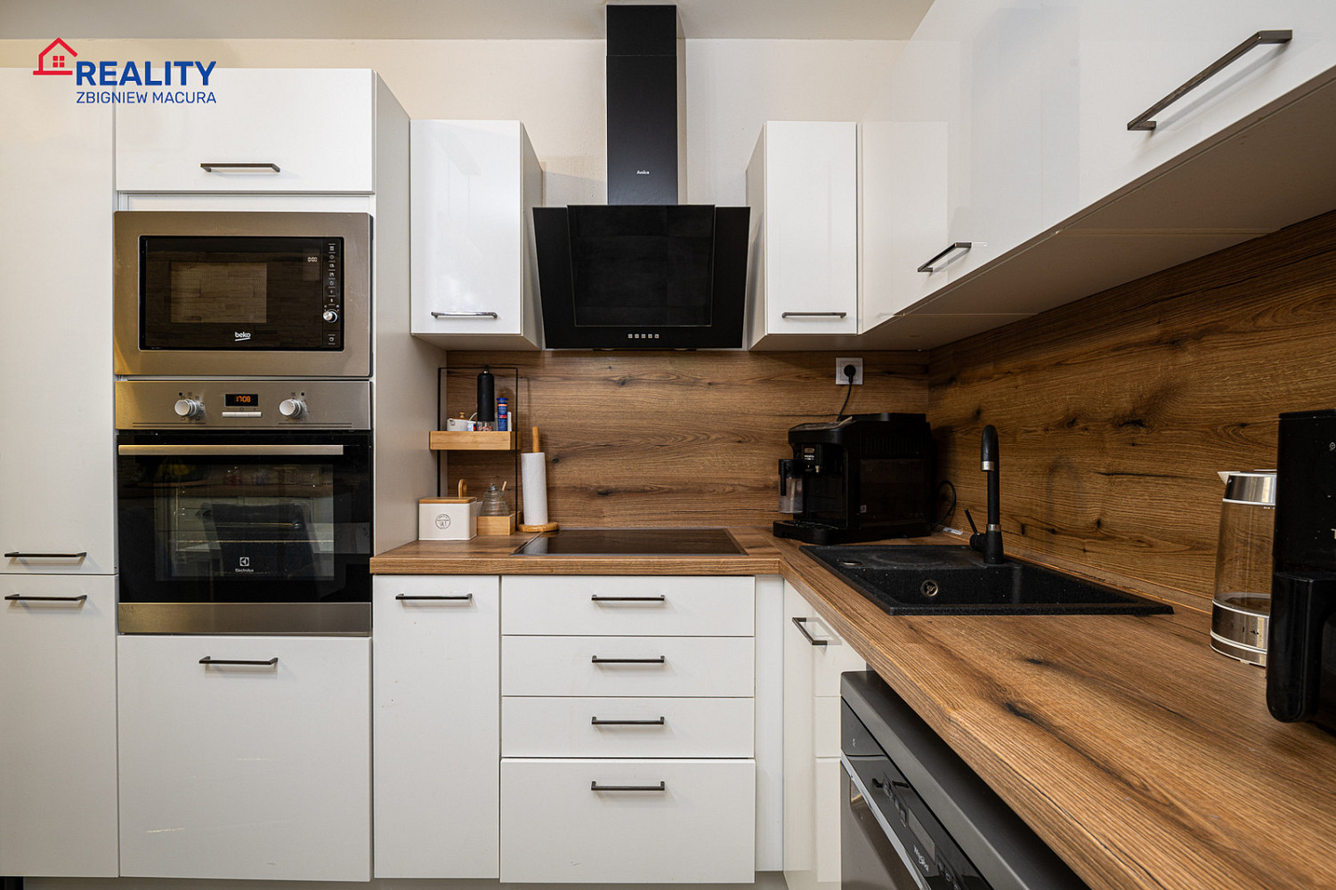 Prodej bytu 3+kk 58 m² – pohled 3