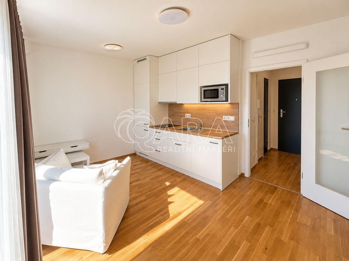 Pronájem bytu 1+kk 28 m²