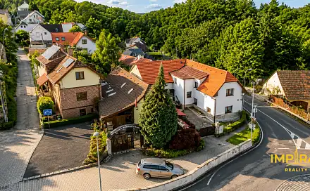 Prodej obchodních prostor 100 m², Mezi Křižovatkami, Dolní Břežany, okres Praha-západ