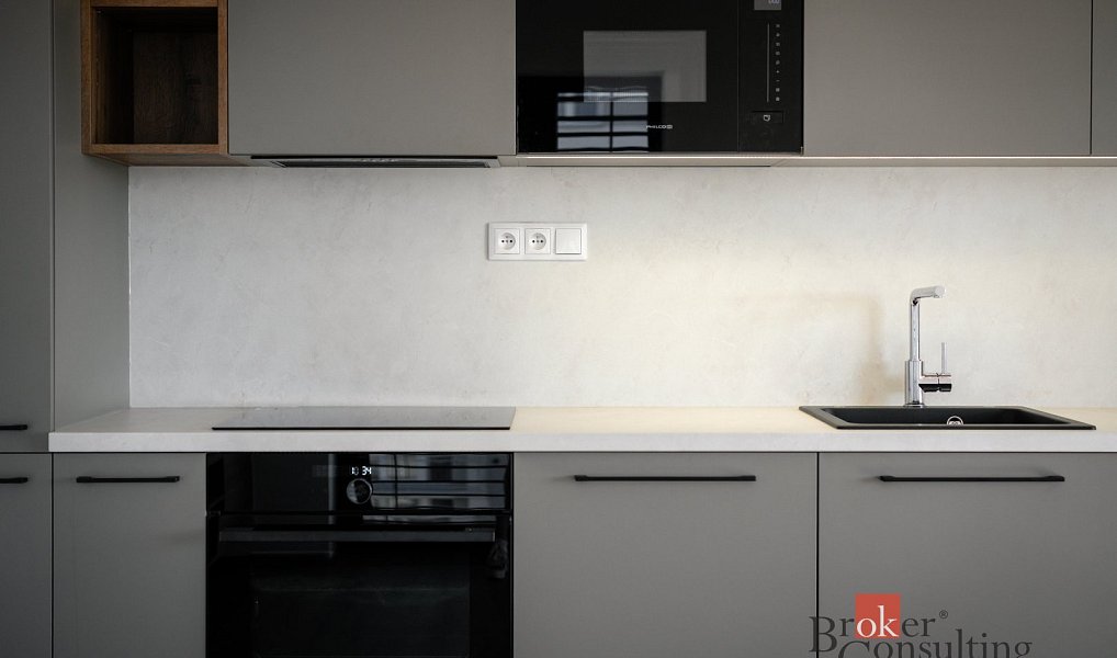 Pronájem bytu 1+kk 32 m², Hradec Králové – náhled fotky 4