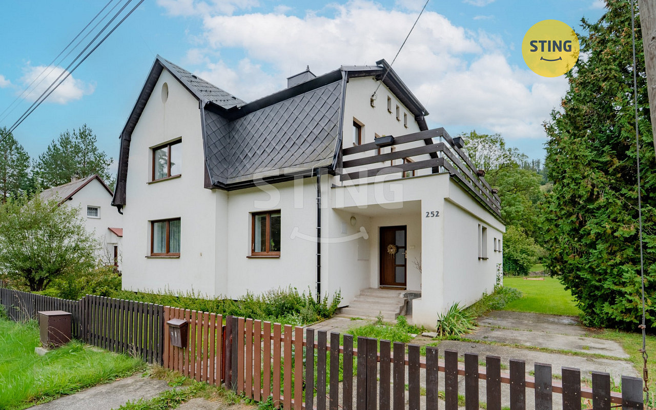 Prodej domu 249 m² s pozemkem 1 245 m²