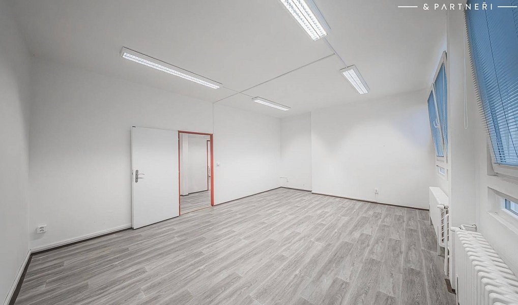 Pronájem bytu 2+1 90 m², Hradec Králové – náhled fotky 7