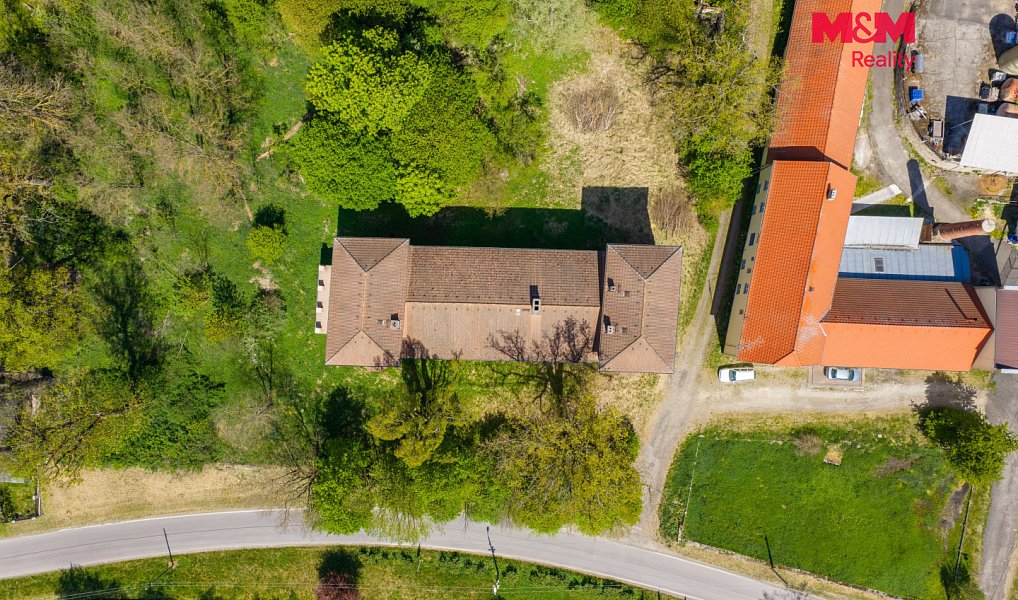 Prodej historického objektu s pozemkem 4 672 m2, Dírná – náhled fotky 22