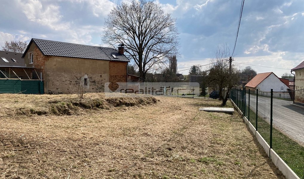 Prodej stavebního pozemku 936 m², Líšťany – náhled fotky 3