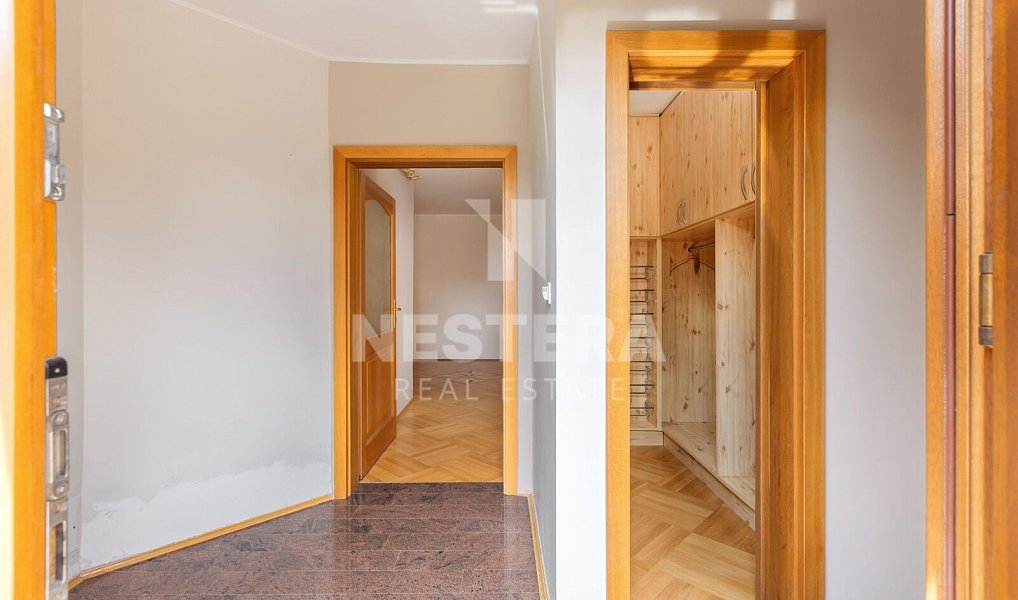 Prodej domu 444 m² s pozemkem 2 325 m², Vestec – náhled fotky 9