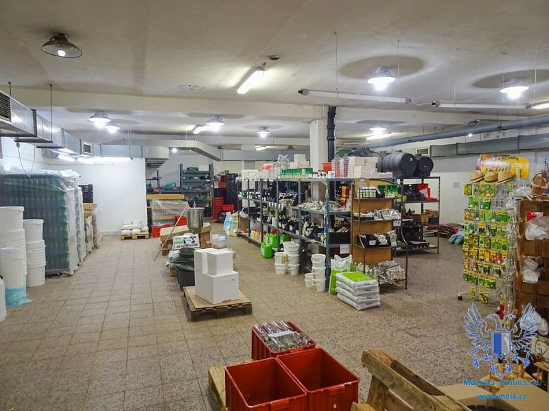 Pronájem skladovacích prostor 333 m² – fotografie 2