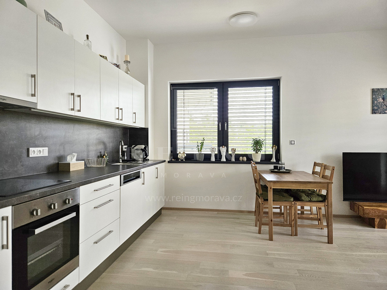 Pronájem bytu 3+kk 74 m² — photo 2