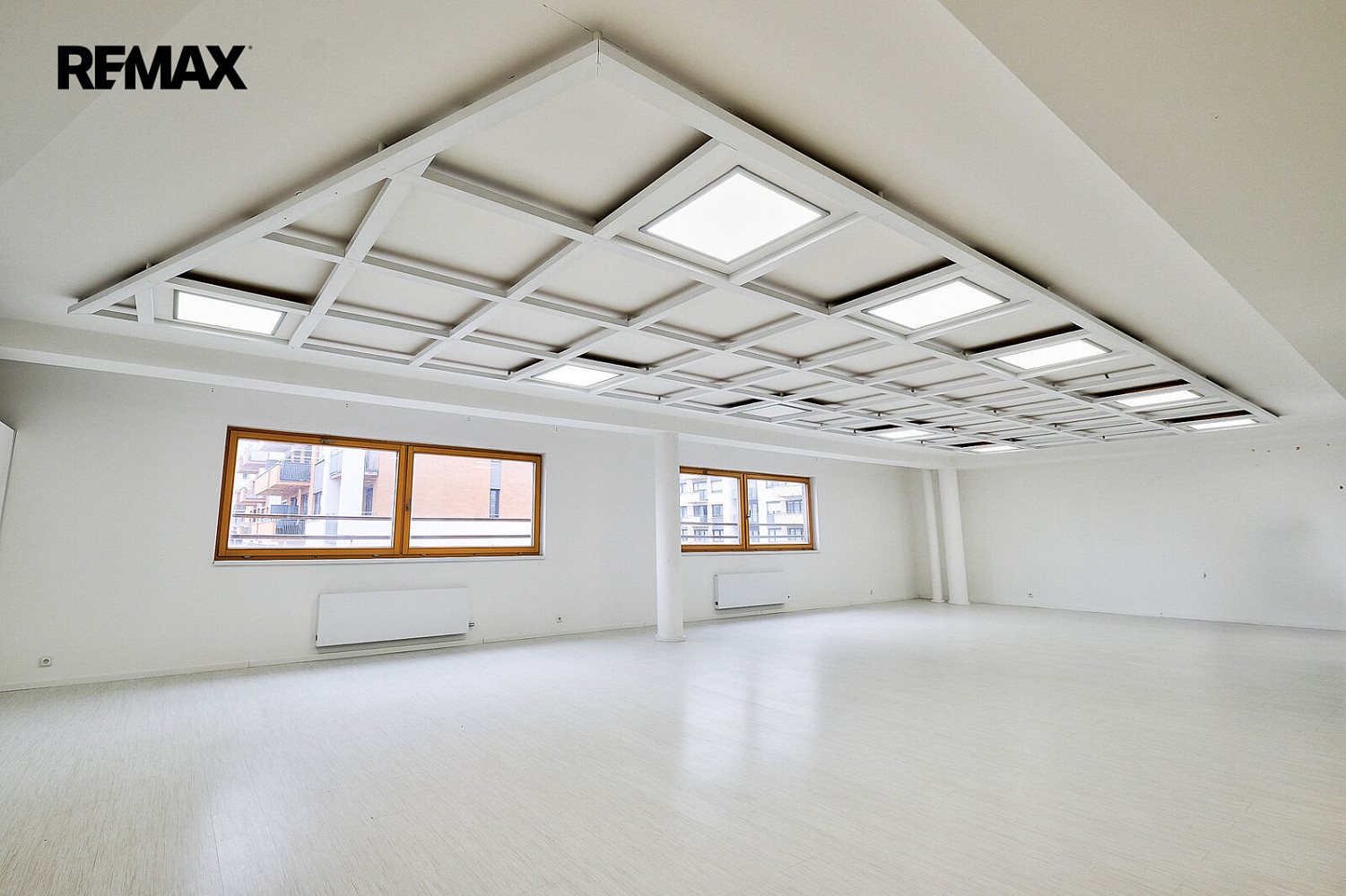 Pronájem obchodních prostor 97 m²