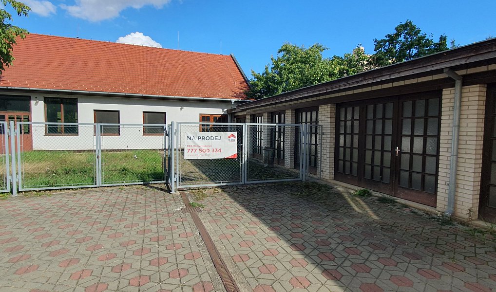 Prodej obchodních prostor 350 m², Strážnice – náhled fotky 2