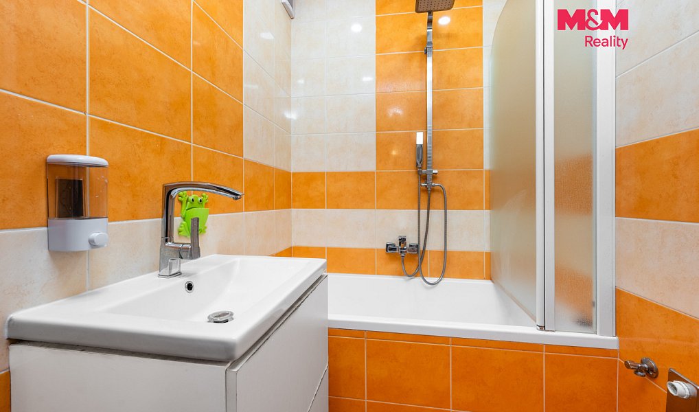 Prodej bytu 4+1 80 m², Jesenice – náhled fotky 10
