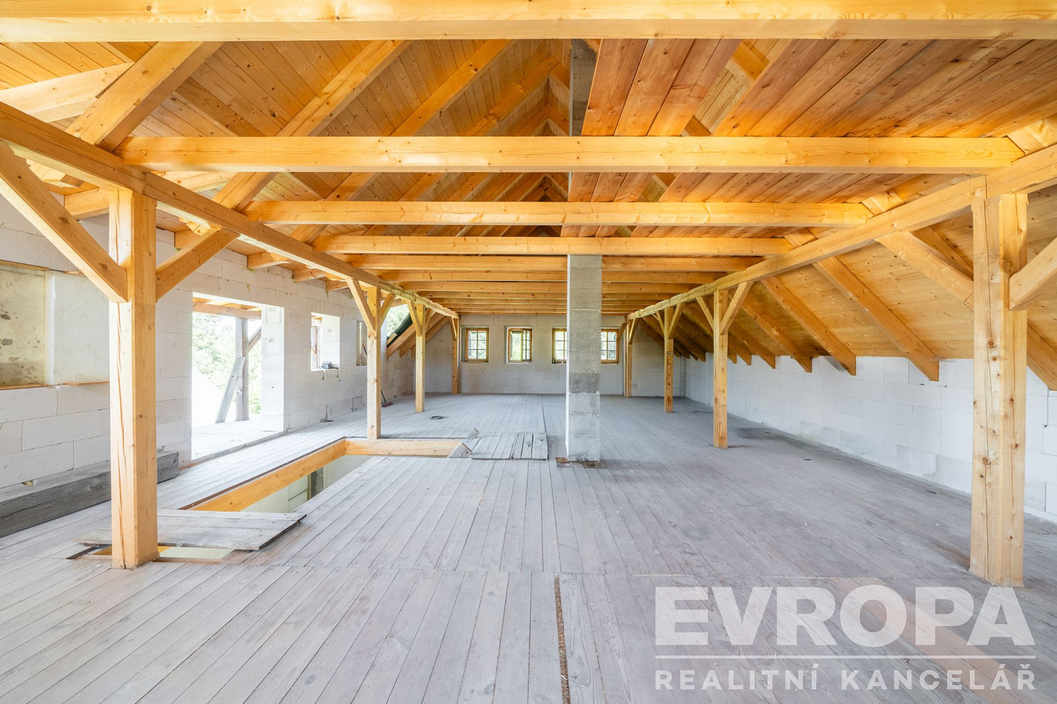 Prodej domu 300 m² s pozemkem 1 050 m² – fotografie 3