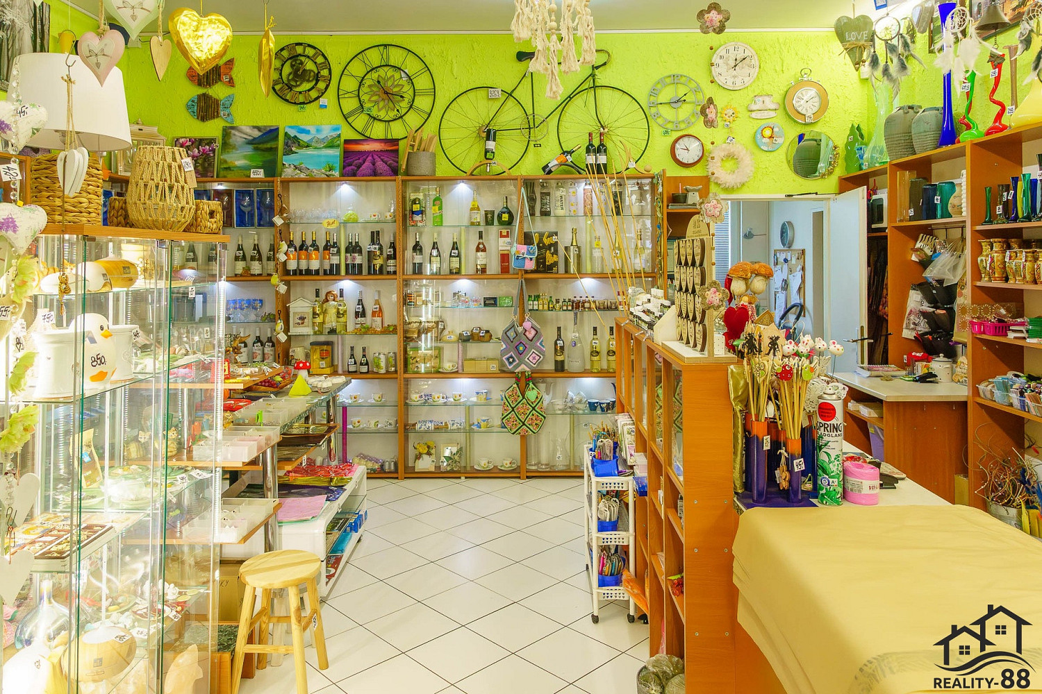 Prodej obchodních prostor 100 m² – pohled 4
