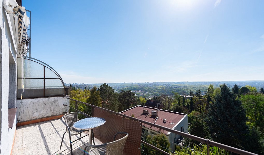 Prodej domu 200 m² s pozemkem 164 m², Praha – náhled fotky 2