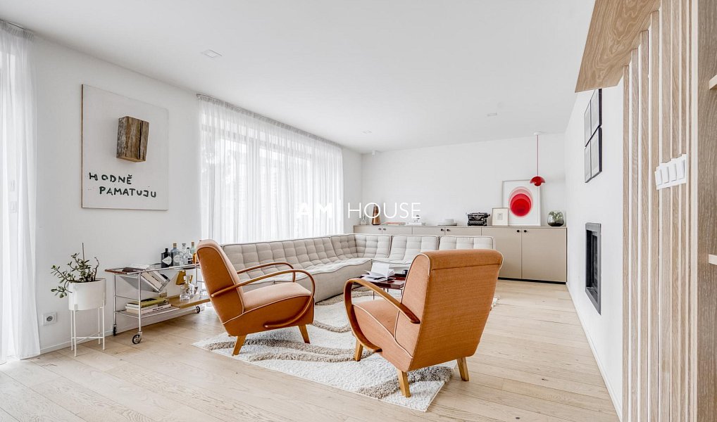 Pronájem domu 220 m² s pozemkem 270 m², Praha – náhled fotky 2