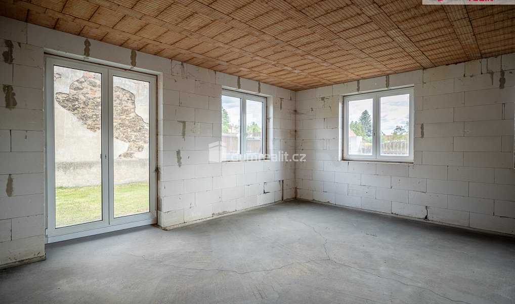 Prodej domu 106 m² s pozemkem 1 546 m², Jesenice – náhled fotky 3