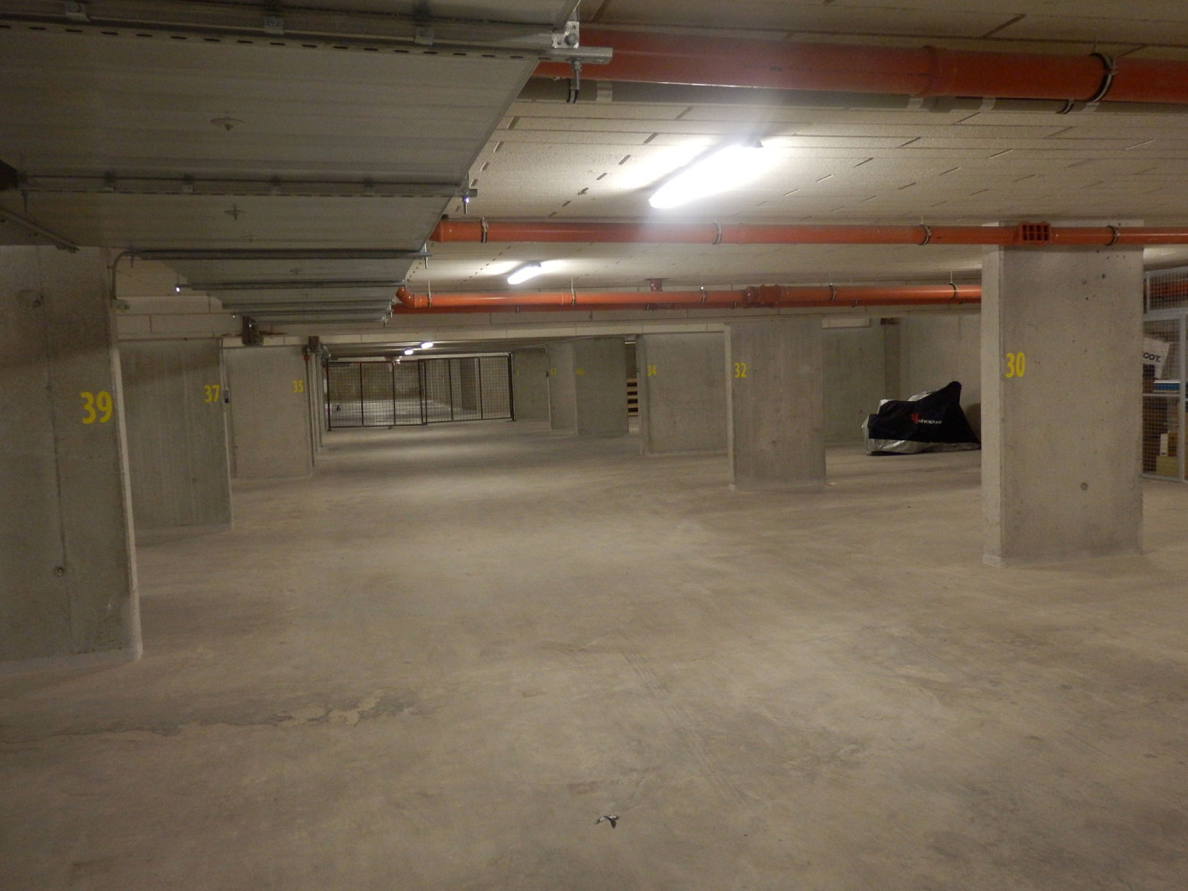 Pronájem garážového stání 16 m2, ul. Ječná, Hostivice, Praha - Západ – fotografie 2