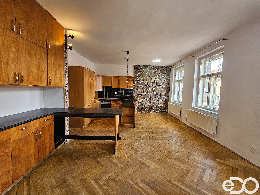 Pronájem bytu 2+kk 73 m² – fotografie 3
