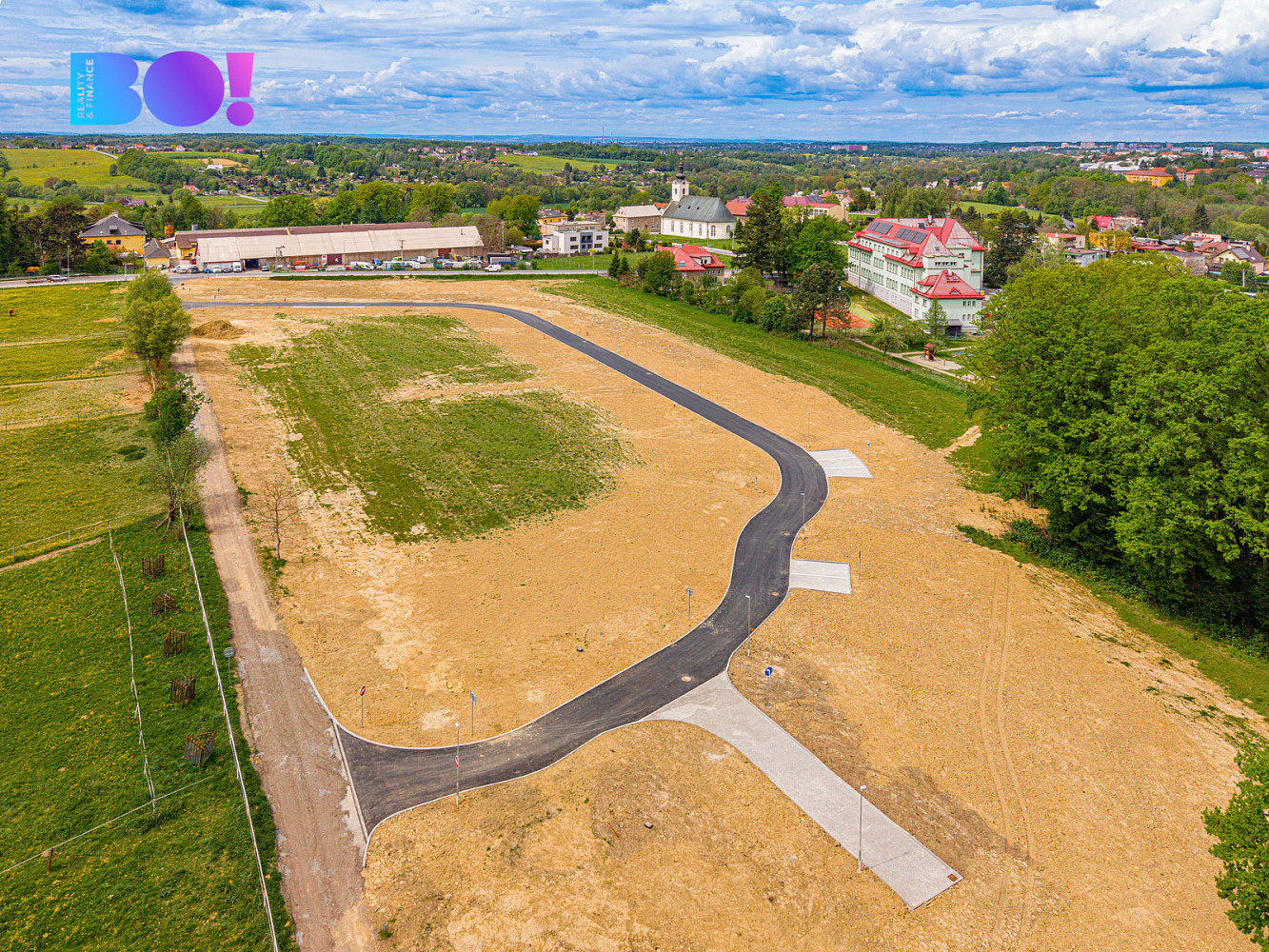 Prodej stavebního pozemku 1 002 m² – pohled 2