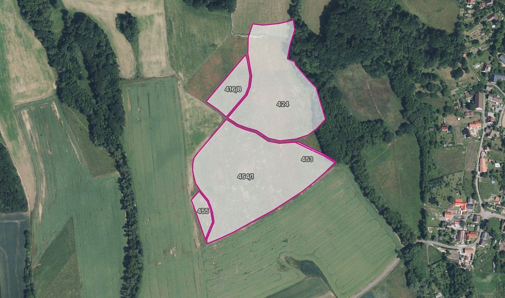 Prodej pole 33 184 m², Liběšice – fotka 1 z 3