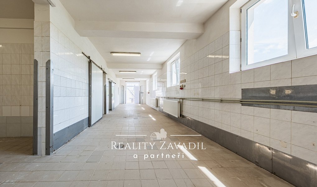 Prodej výrobních prostor 940 m², Koleč – náhled fotky 25