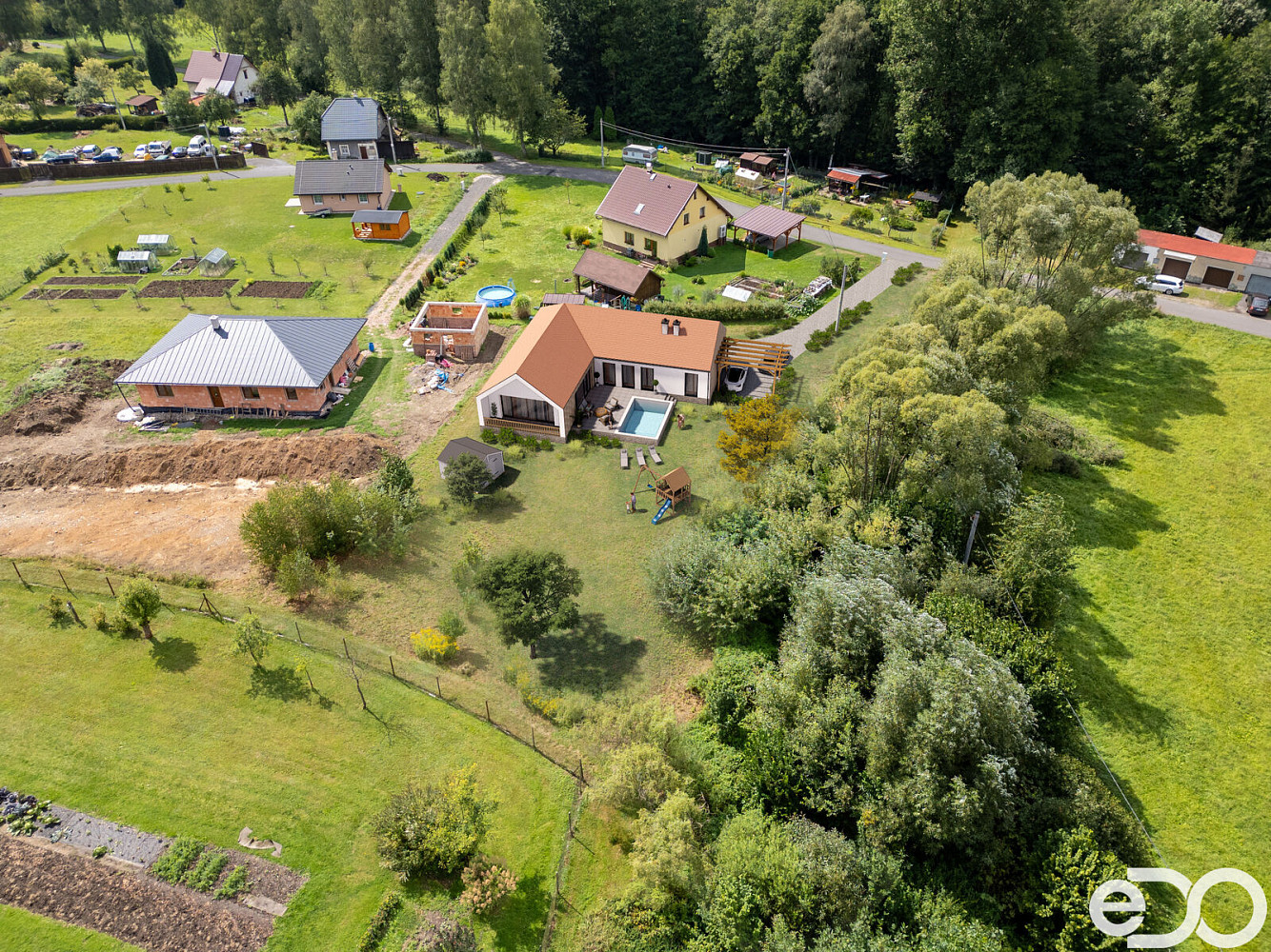 Prodej stavebního pozemku 2 393 m² – fotografie 2