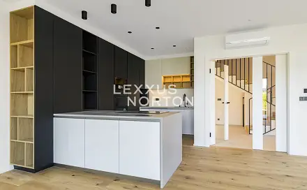 Pronájem domu 282 m² s pozemkem 426 m², Ke Koh-i-nooru, Praha 5 - Stodůlky