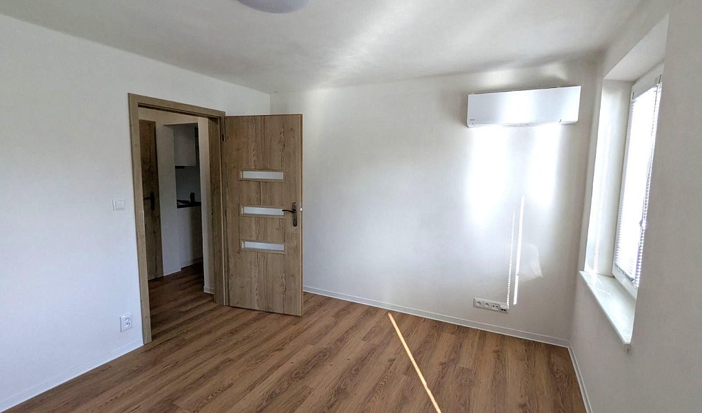 Pronájem bytu 2+1 66 m², Klášterec nad Ohří – náhled fotky 2