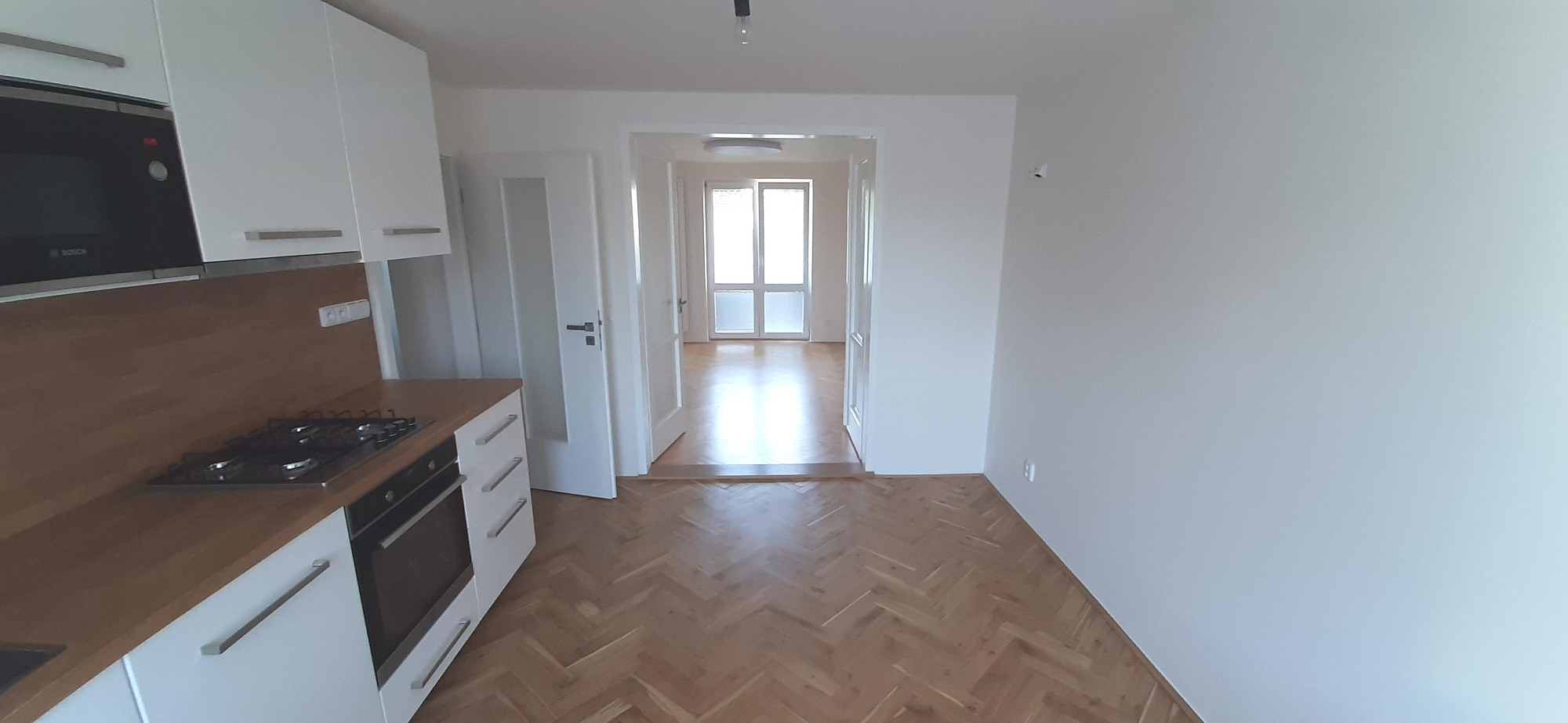 Pronájem bytu 2+1 55 m² – pohled 2