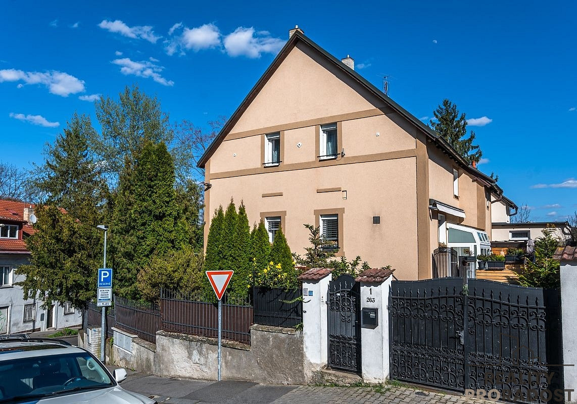 Prodej domu 182 m² s pozemkem 374 m²