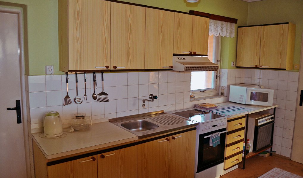 Prodej domu 611 m² s pozemkem 358 m², Hluk – náhled fotky 4